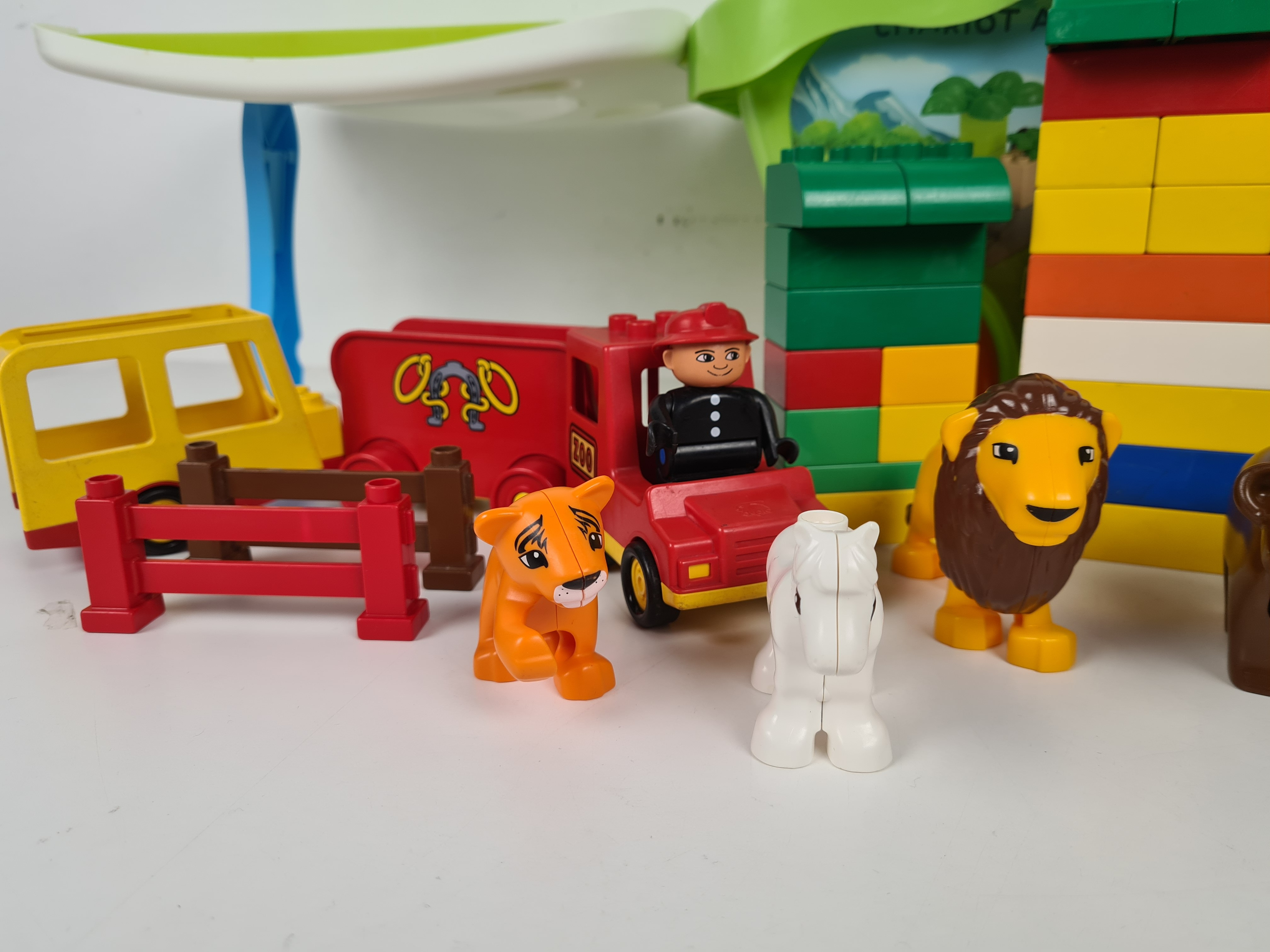 Jeu de construction - Chariot avec blocs et animaux - 3 ans + Bon état - Vue 6 - 